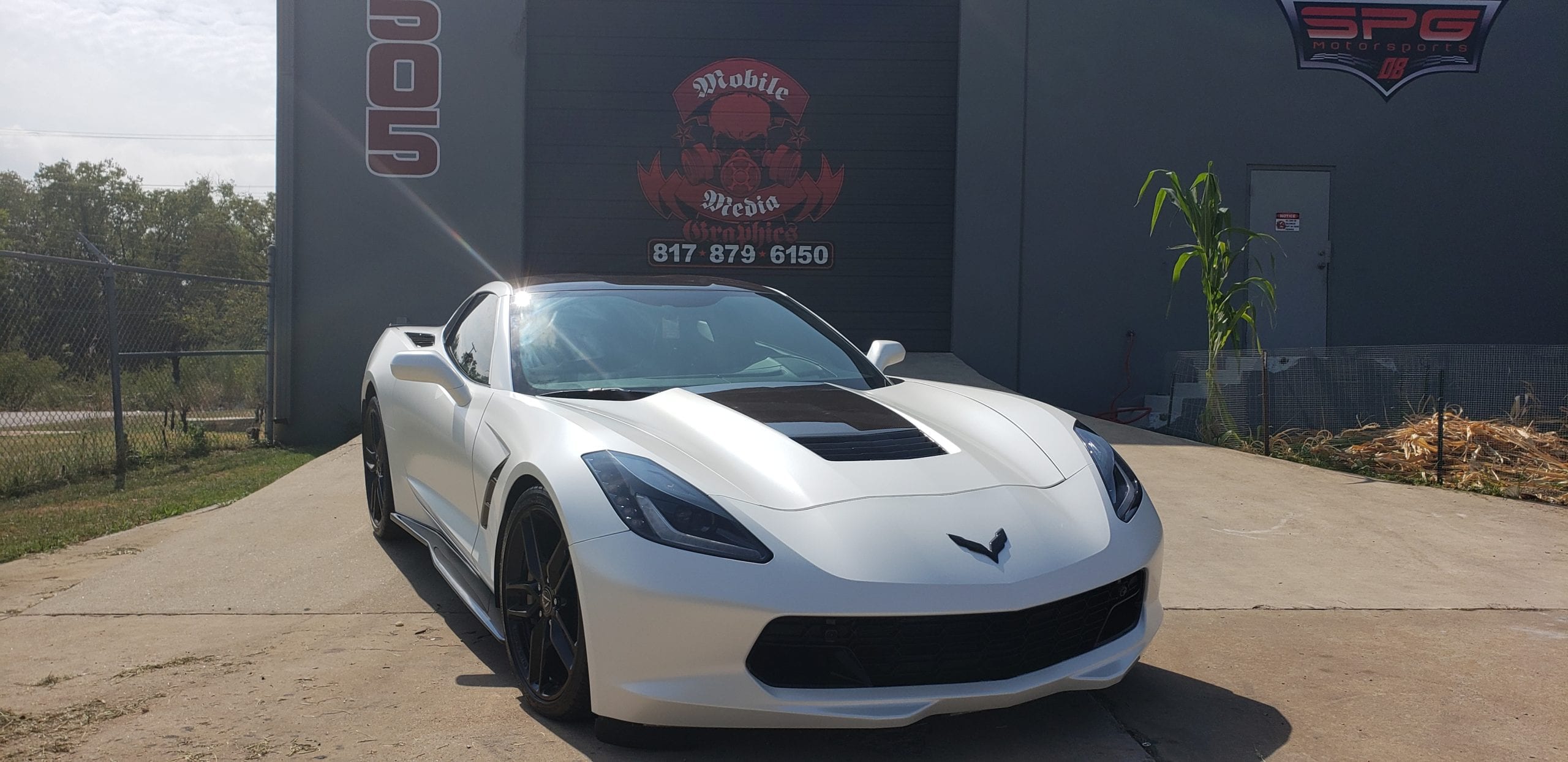 Satin Pearl White Corvette | Mobile Media Graphics